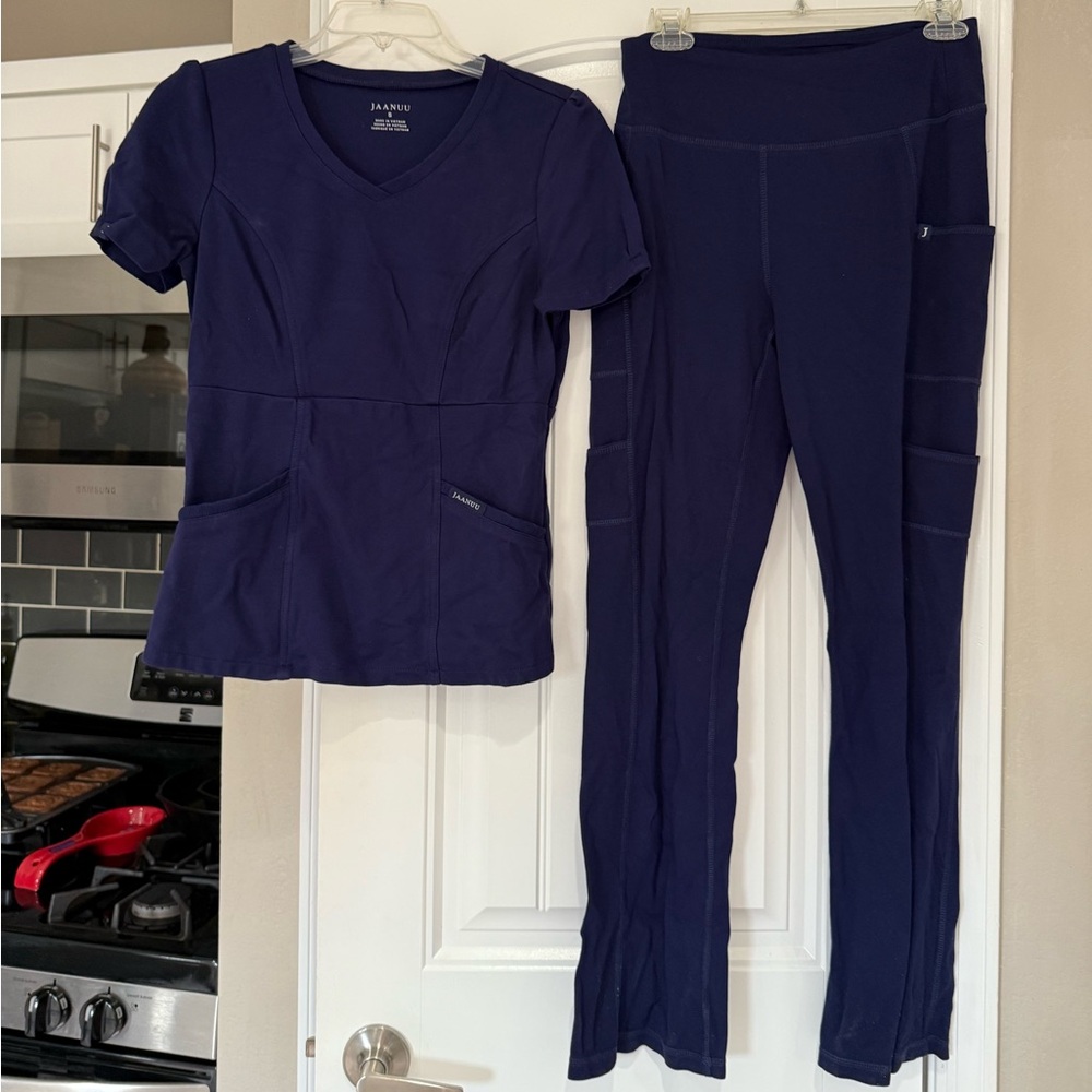 Jaanuu navy scrub sets